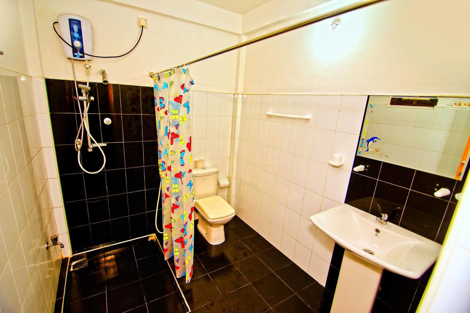 Thilaka City Hotel Анурадхапура Екстериор снимка