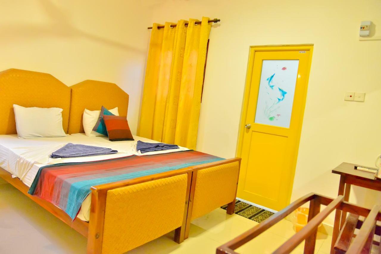 Thilaka City Hotel Анурадхапура Екстериор снимка