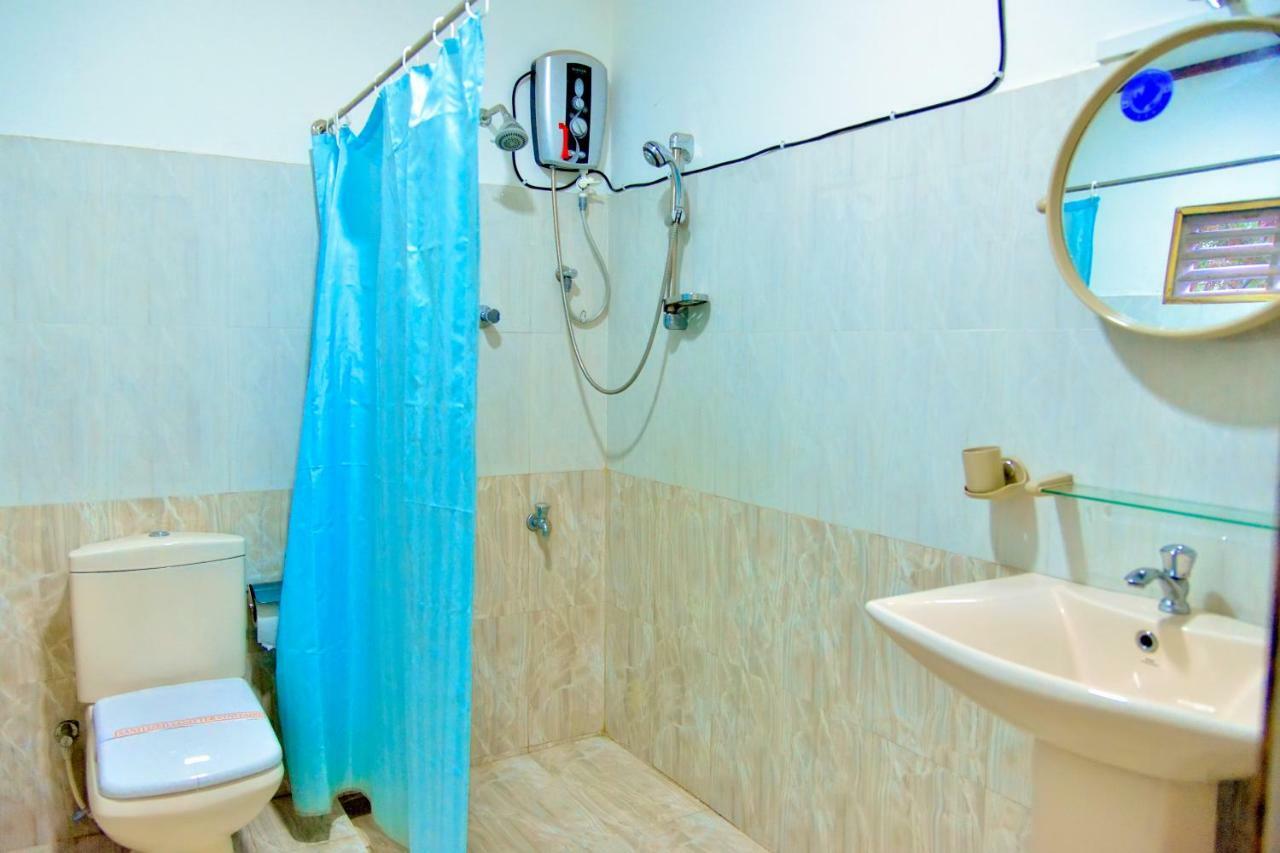Thilaka City Hotel Анурадхапура Екстериор снимка